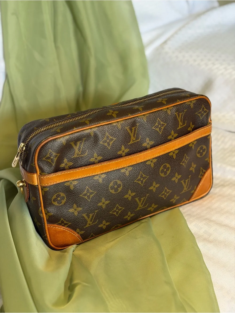 Louis Vuitton Monogram Canvas Crossbody with Gold Chain and Tan Trim
